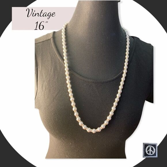 VINTAGE 16” knotted glass bead & crystal mid century faux pearl necklace - Picture 3 of 8